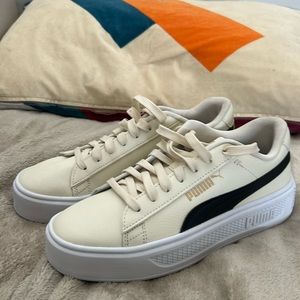 Puma SMASH platform sneakers